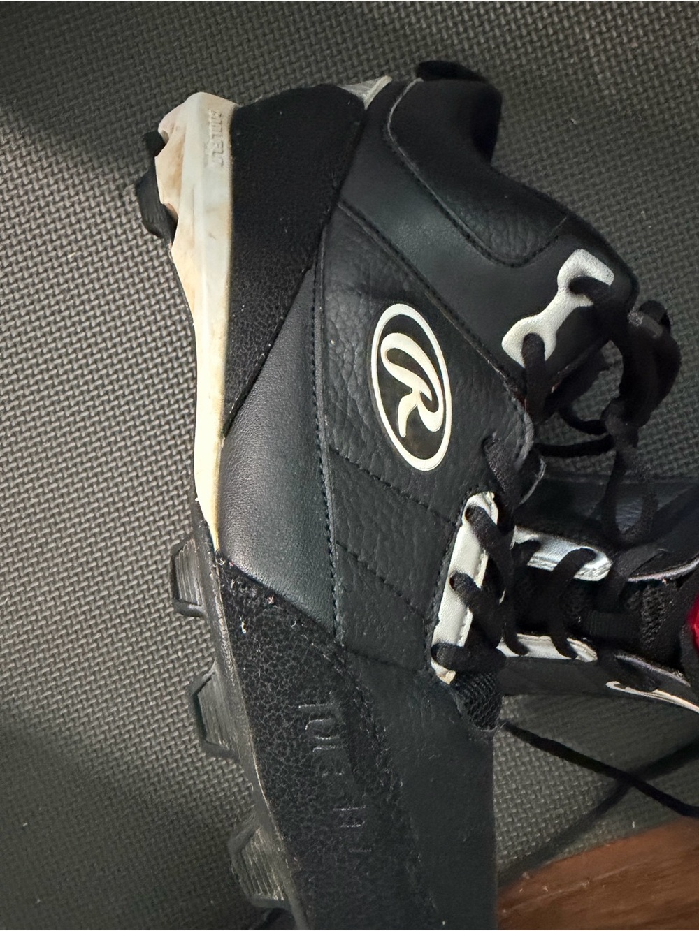 Men’s Rawlings Black Baseball Cleats - Picture 1 of 3